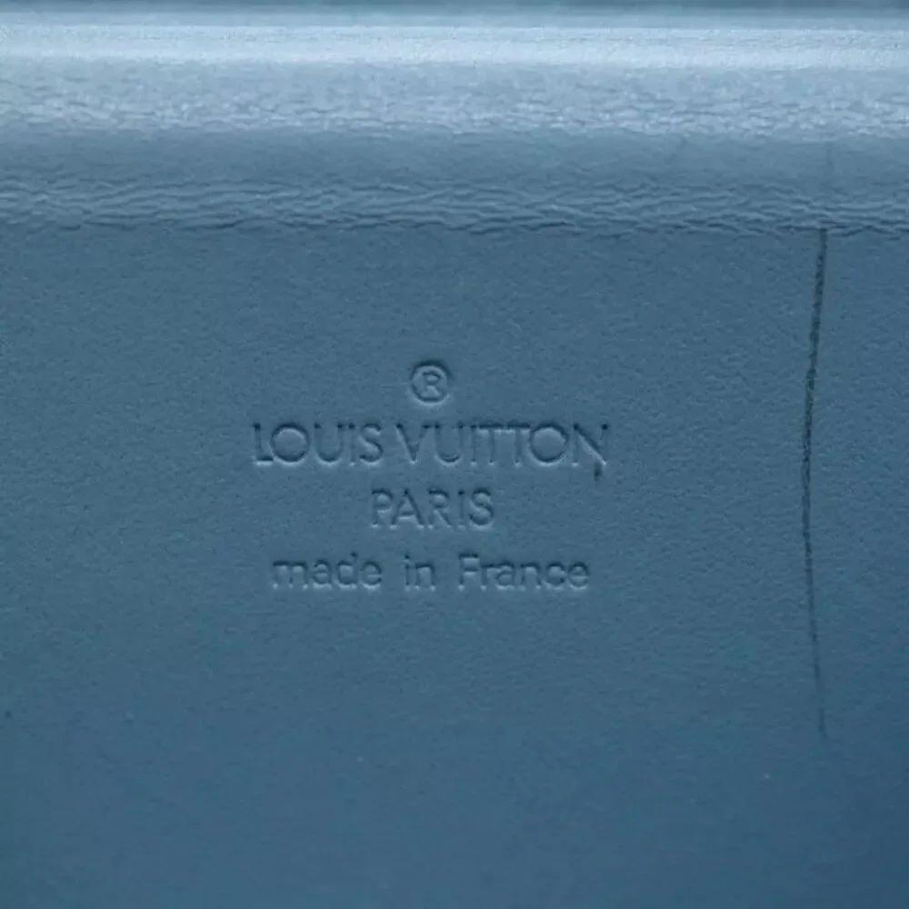 LOUIS VUITTON Monogram Vernis Bleecker Pouch Baby Blue - Picture 11 of 12